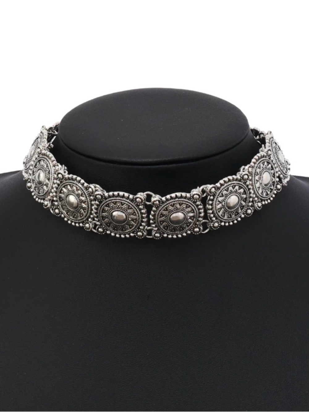 Vintage-Inspired Silver Medallion Choker Necklace - Women Jewelry